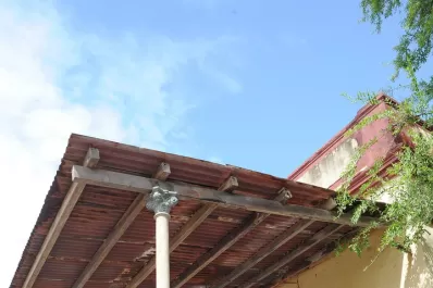 La ex estación de Villa de Leales es testigo de los años de gloria y cenizas