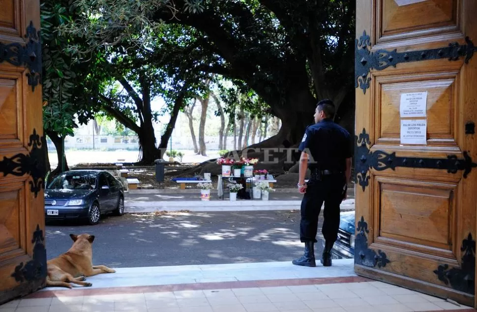 INVESTIGACION. Según la Policía, los delincuentes pasaron frente a una cámara de seguirdad en su huída. LA GACETA / FOTO DE ANALIA JARAMILLO