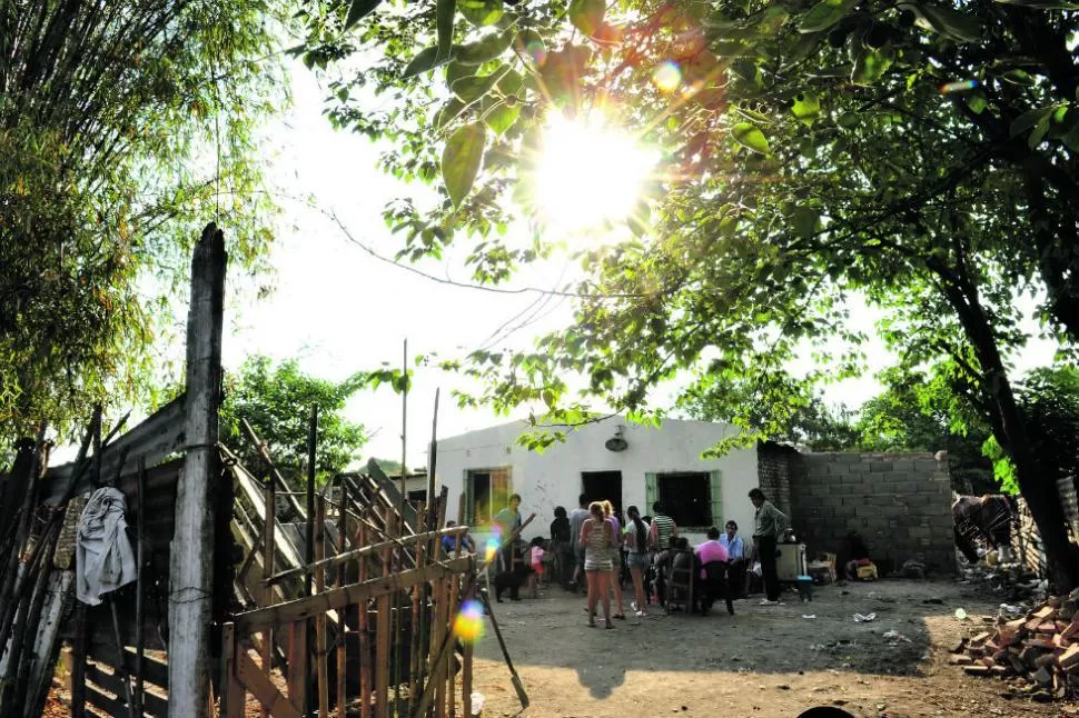 EL VELORIO. La familia se despidió de José. LA GACETA/ FOTO DE OSCAR FERRONATO. 