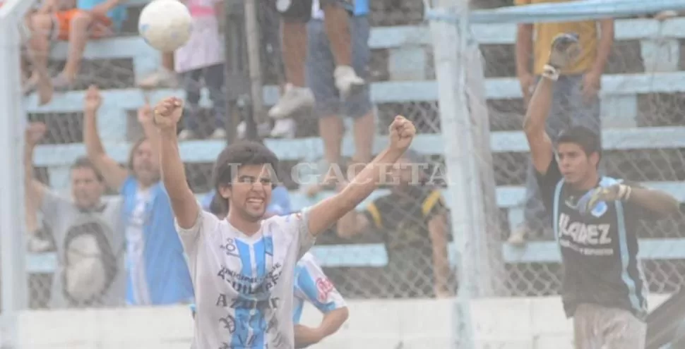 AL FIN. Bellido levanta los brazos y celebra su conquista, que sirvió para romper la racha. LA GACETA / OSVALDO RIPOLL