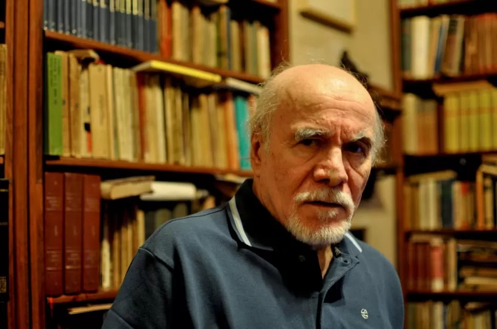 PARADIGMÁTICO. Castillo escribe cuentos, sistemas cerrados, y no meros relatos en los que no se pasa del recorte arbitrario de una situación, elogió Cortázar. ELGRANOTRO.COM