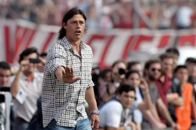 Almeyda: son injustas las críticas para Trezeguet