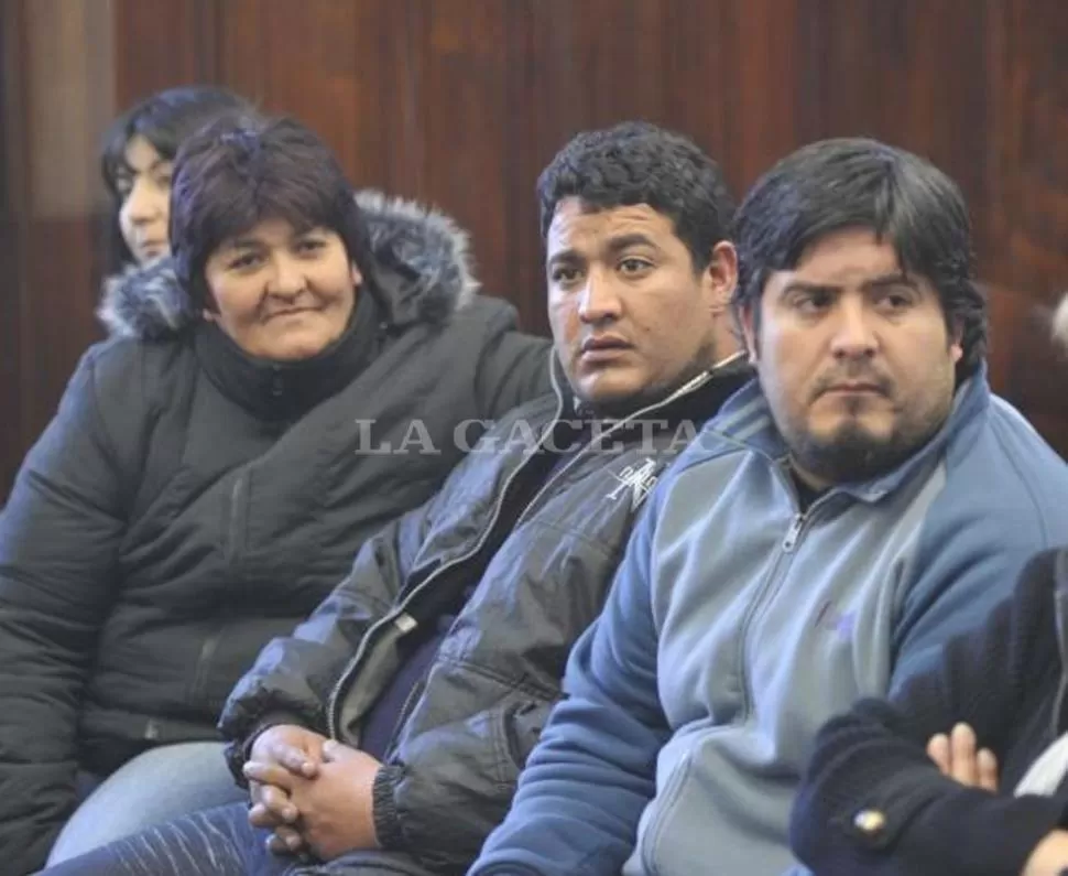 IRMA MEDINA Y SUS HIJOS. Testigos dicen que la Mama Lili y los mellizos José Fernando Chenga y Gonzalo Gómez obligaban a mujeres a prostituirse en Candy, Desafío y Candilejas, en La Rioja. Allí dijeron haber visto a Marita. 