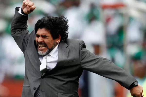 Diego cumple 52 y un club inglés va tras sus pasos