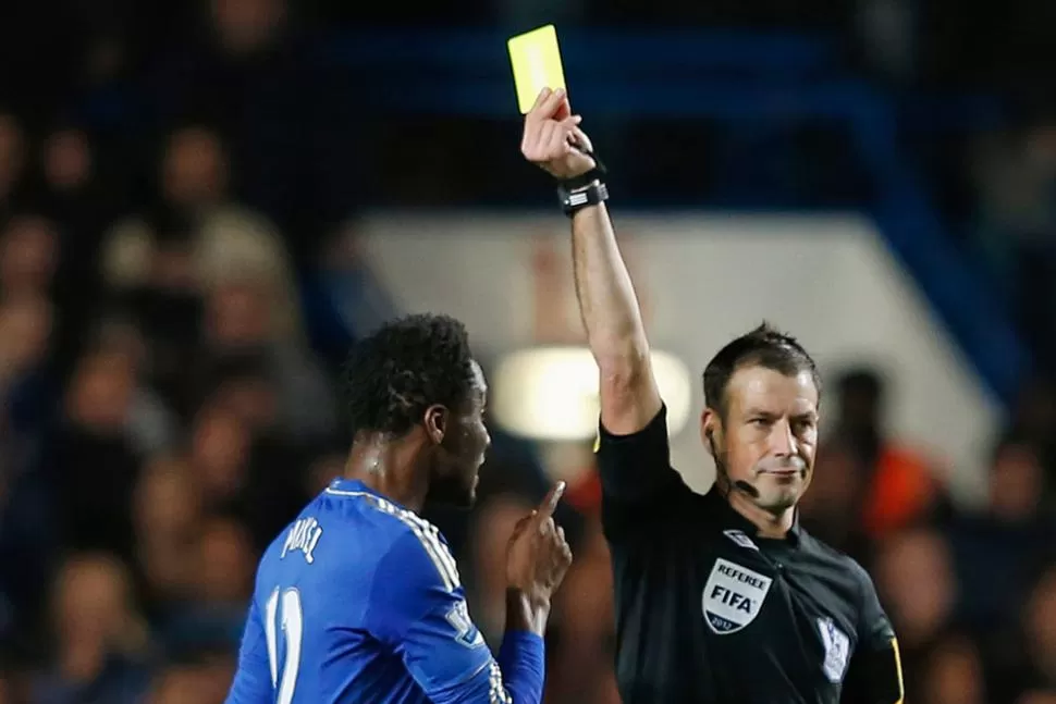 COMPLICADO. Aunque Clattenburg negó las acusaciones, la policía abrió una investigación en su contra después de los dichos de Mikel y Mata. REUTERS