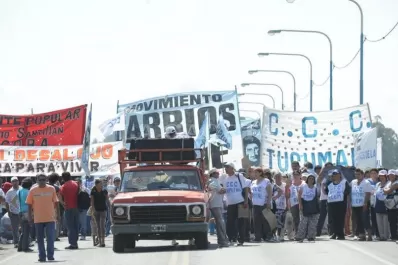 Ocho piquetes obligaron a los tucumanos a cambiar su camino