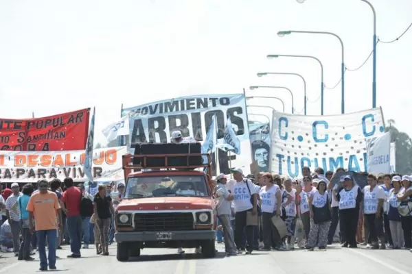 Ocho piquetes obligaron a los tucumanos a cambiar su camino