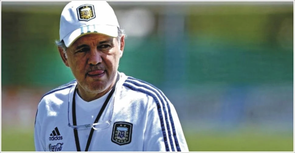 HACIA EL MUNDIAL. El técnico Alejandro Sabella se mostró optimista por la diferencia de ocho puntos respecto a los equipos que se ubican cuartos en la clasificación y ocupan el último lugar de acceso al próximo Mundial.