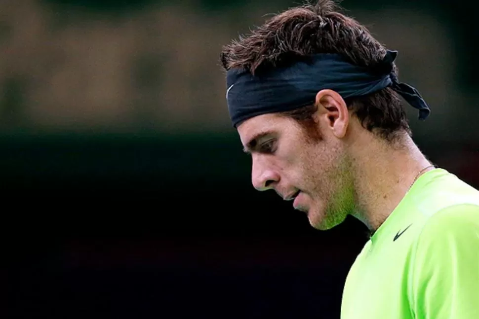 CHANCE PERDIDA. Juan Martín del Potro salió con la cabeza baja por perder una gran oportunidad para sumar otro título, pero rápidamente cambiço el objetivo y ya piensa en el Master de Londres. REUTERS