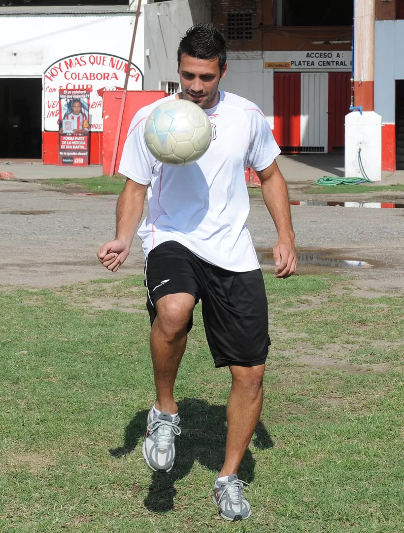 ESPERANZA DE GOL. Luis Silba no quiere que el equipo se desespere. 