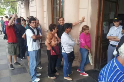 Caos para comprar pasajes en tren
