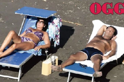 Francesco Schettino, el capitán cobarde, disfruta en la playa