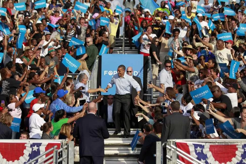 OBAMA. El presidente llega al Instituto  McArthur en Hollywood, Florida.  