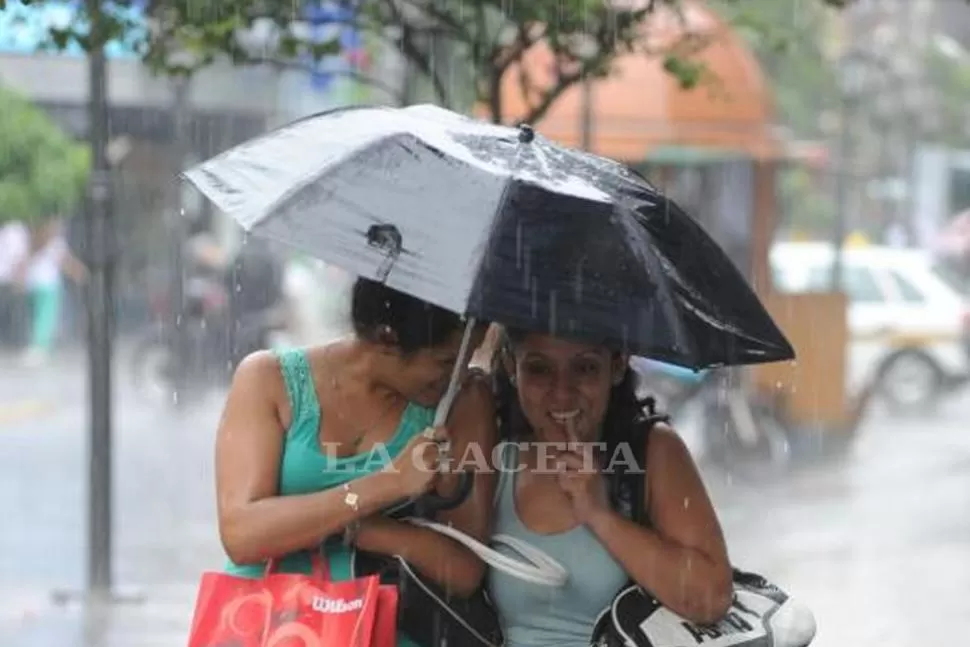 SE VIENE, SE VIENE. Se esperan fuertes lluvias para las próximas horas. ARCHIVO LA GACETA 