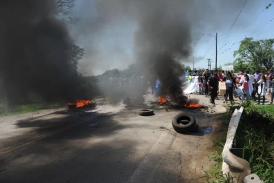 Cortaron la ruta para reclamar que el delegado quiere quedarse con un club