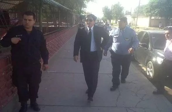 HORROROSO HALLAZGO. El cuerpo llevaba varios días en la institución ubicada en barrio Libertad. FOTO TOMADA DE NUEVODIARIOWEB.COM