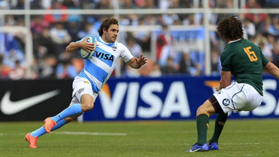 EN ACCION. Nicolás Sánchez ya fue titular con Los Pumas frente a los Springboks sudafricanos, ahora volverá a vestir la 10, junto a los dos últimos aperturas: Felipe Contepomi y Juan Hernández. FOTO TOMADA DE SCRUM.COM