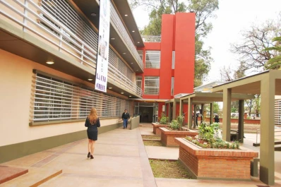 Charlas y ciclo de nivelación para los futuros odontólogos