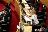 El oficialismo discutió una ley y aprobó dos