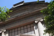 En esta casona que cobija mamás adolescentes Miguel Ángel Estrella aprendió a tocar el piano