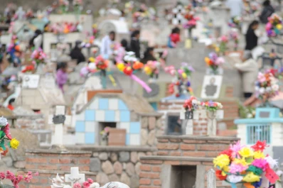 En Tafí del Valle celebran el Día de los Muertos con asado, juguetes y bebidas