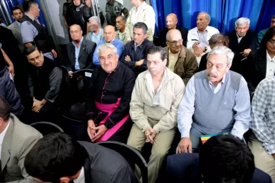 Vestido de sacerdote, Mijalchyk escuchó el trágico final de más de 100 desaparecidos