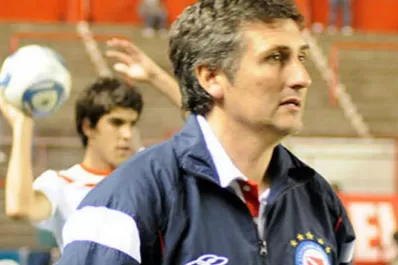 Carlos Mayor: me siento cómodo, pero deben decidir los dirigentes