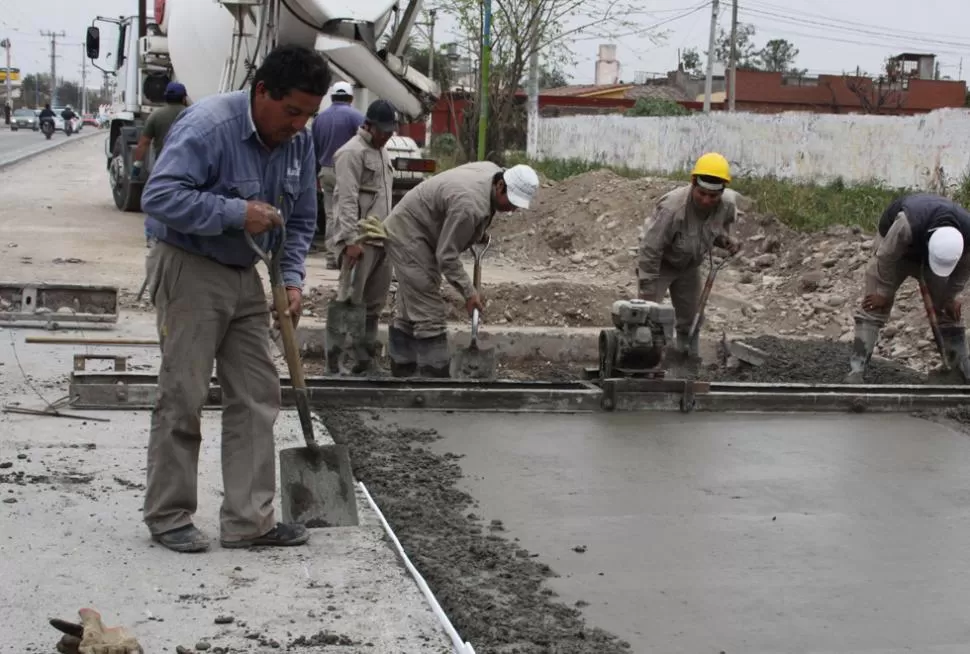 MENOS FONDO SOJA. El reparto de parte de las retenciones permite a municipios y comunas ejecutar obras. LA GACETA / ARCHIVO