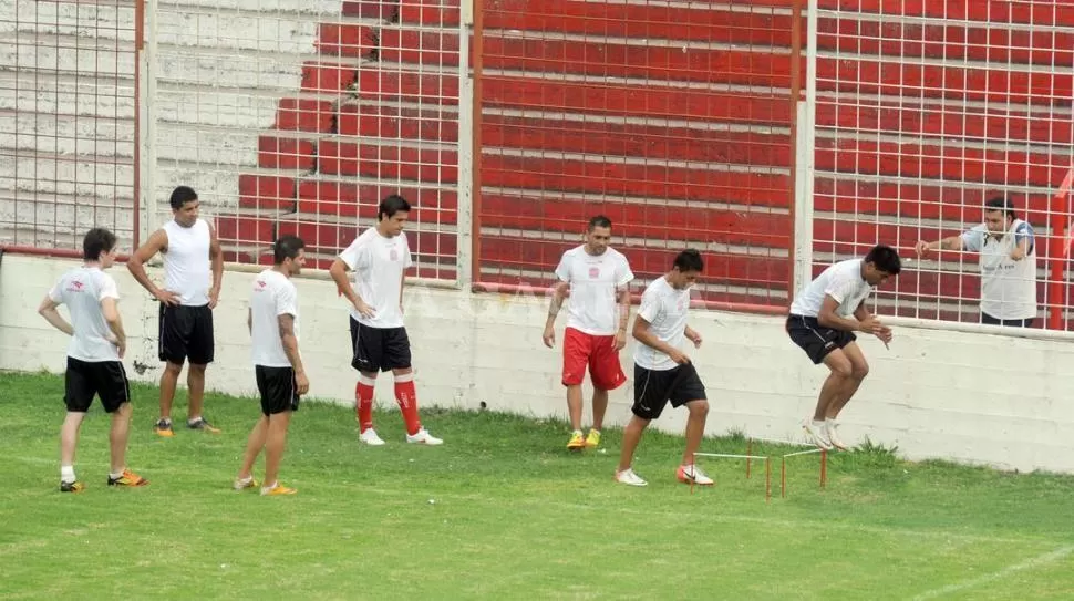 SE HICIERON UN LUGAR. Carrasco y Vera formaron parte del equipo titular de ayer y pelean por un puesto para el sábado. 