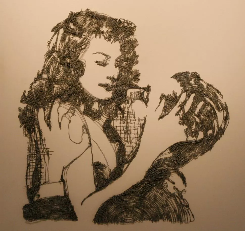 CON ALAMBRE DE PÚAS. La obra pertenece a Marcos Figueroa.  