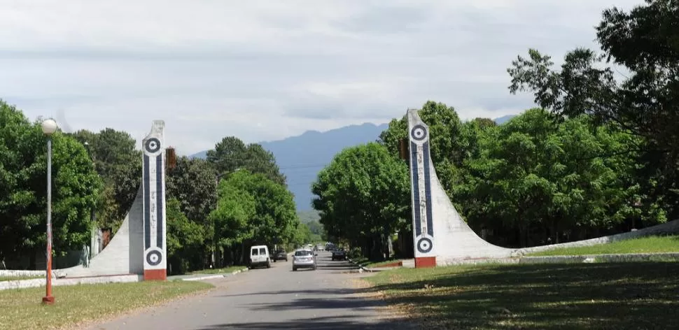 ACCESO. La avenida Barceló conecta a Berdina con la ruta provincial 324. LA GACETA / FOTOS DE OSVALDO RIPOLL