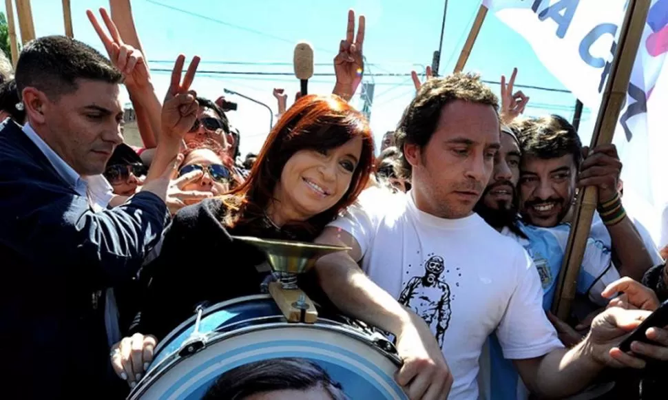 ENTRE LA GENTE. Cristina recibió una cálida bienvenida. TELAM.