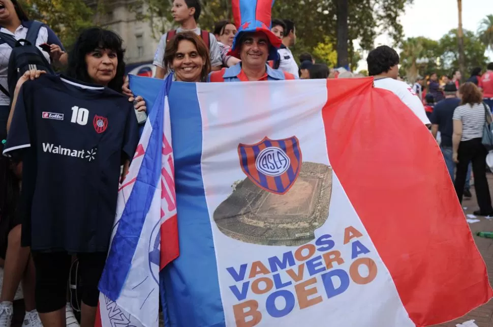 AL FIN. Los hinchas del cuervo podrán volver a escribir su historia en el mítico barrio porteño. TELAM / ARCHIVO