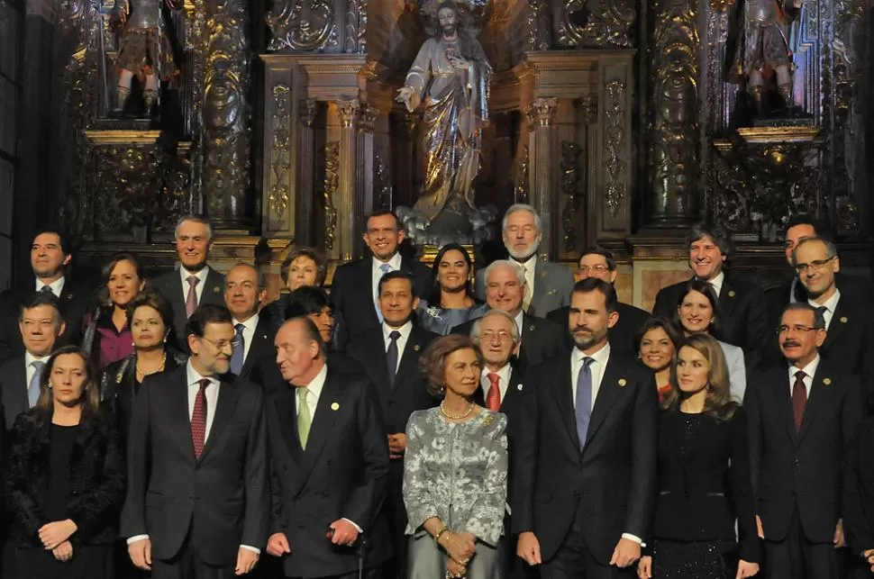 TODOS JUNTOS. Las autoridades de los países posaron para una foto conjunta. DYN