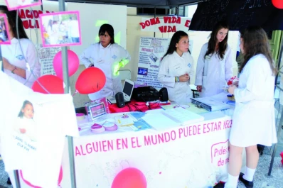 Sacaron al patio y a la calle sus conocimientos