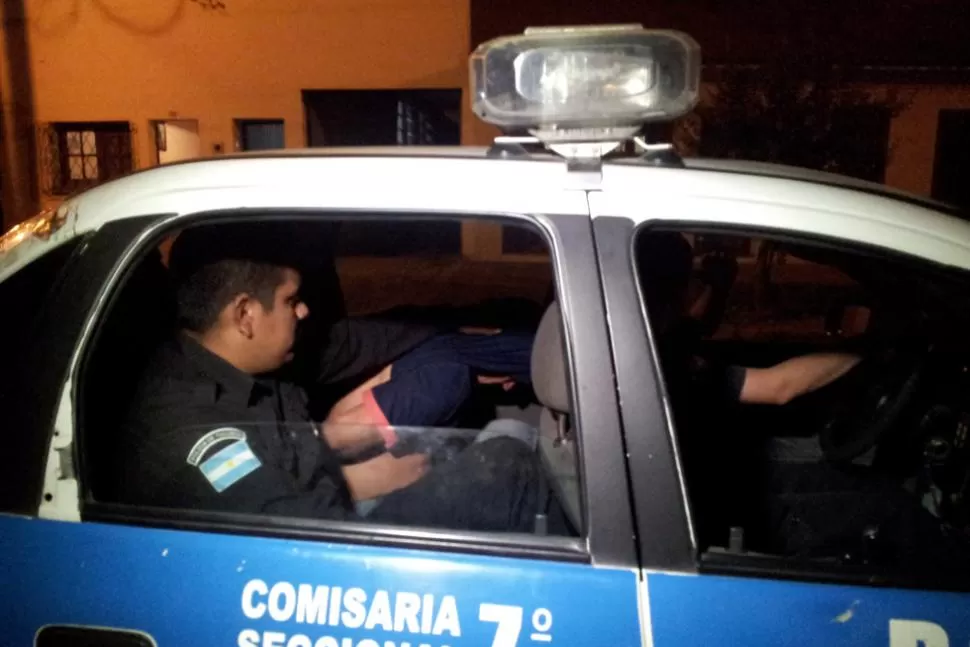 ACTITUD SOSPECHOSA. El ladrón fue interrogado por un policía y así se descubrió el hecho. LA GACETA.