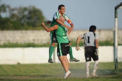 El este manda en el torneo