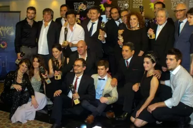 Graduados arrasó con los Premios Tato 2012
