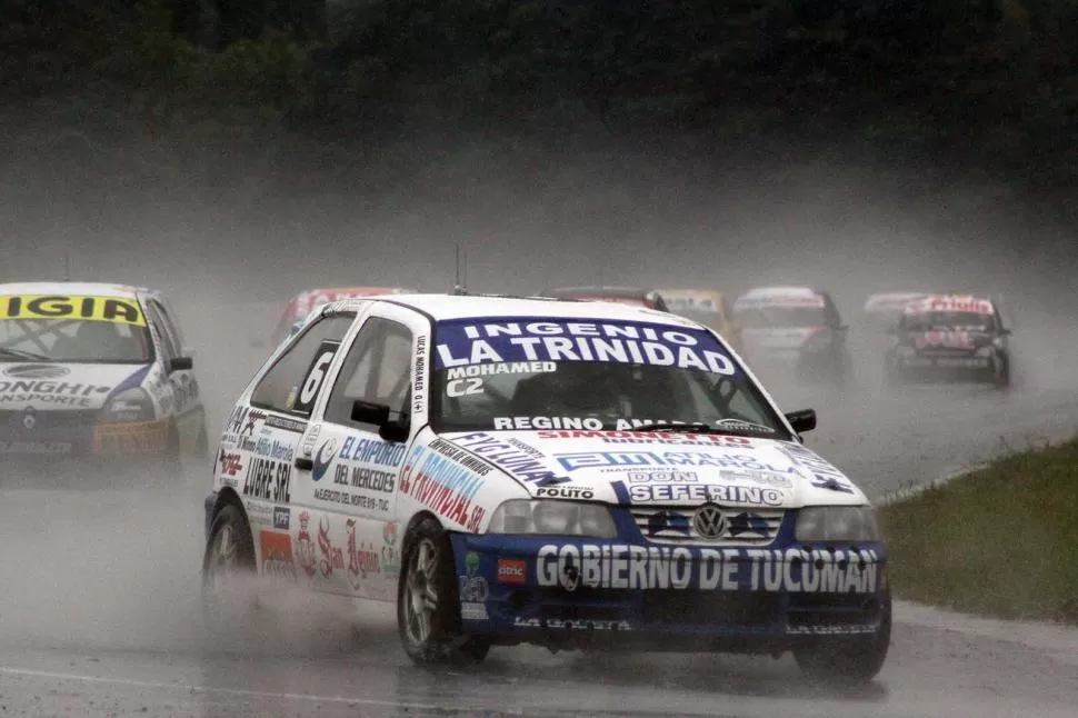 DIFICULTOSO. Mohamed condujo su VW Gol bajo una intensa lluvia. FOTO MOHAMED COMPETICION