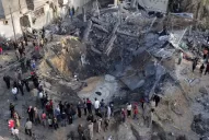 Israel y Hamas exigen que cese el fuego, mientras continúan los ataques