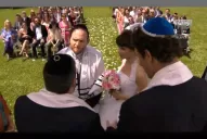 Graduados: Palito Ortega cantó en el casamiento de Gaby y Marito