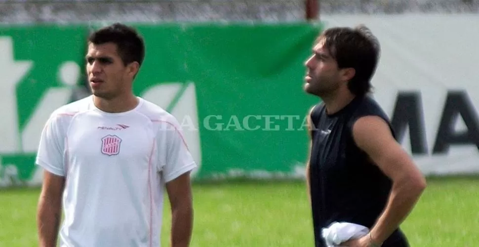 NUEVA CHANCE. Juan Chanquía y Facundo Ermini son dos de los jugadores que podrían ingresar el jueves como titulares. LA GACETA / ARCHIVO