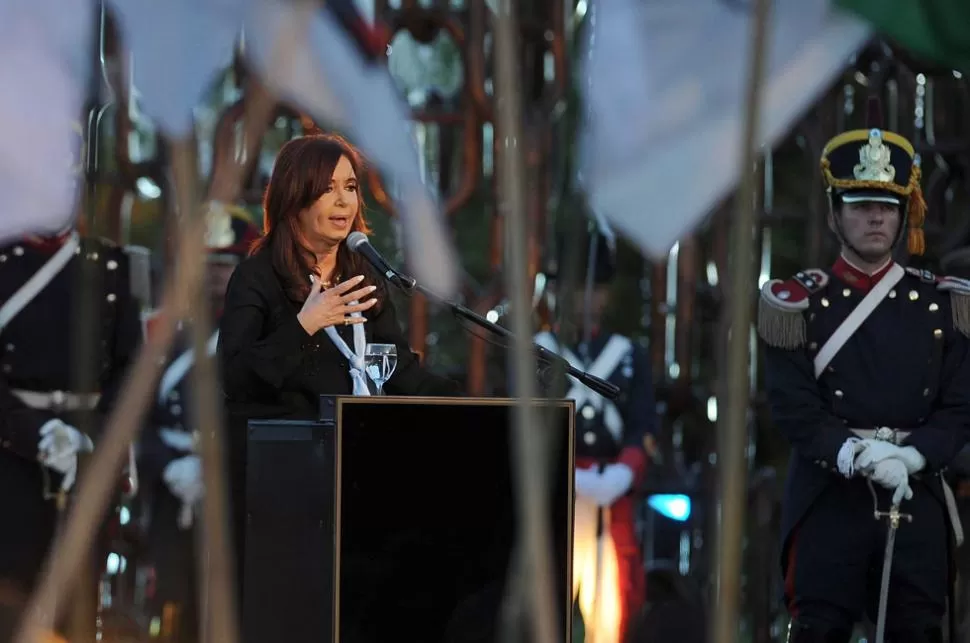 DIA DE LA SOBERANIA. Cristina encabezó un acto en la localidad bonaerense de San Pedro. TELAM