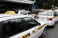 Taxistas protestaron frente a la Muncipalidad