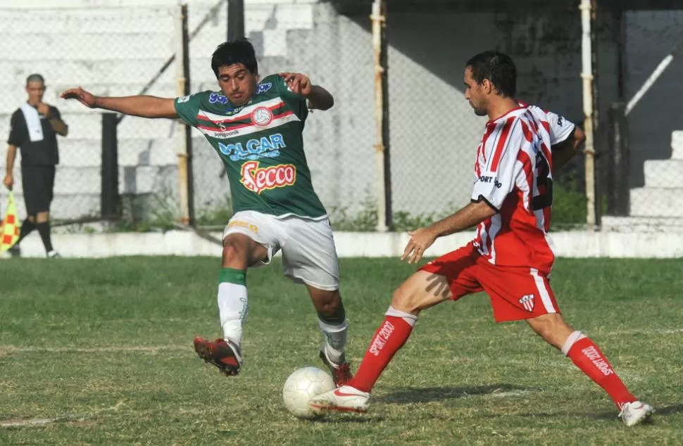 DURA LUCHA. San Jorge empató 1 a 1 con Sportivo Patria, pero ganó el duelo en la definición por penales. LA GACETA / FOTO DE OSVALDO RIPOLL