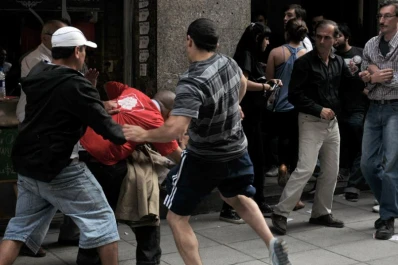 Palazos y trompadas en la Convención Nacional de la UCR