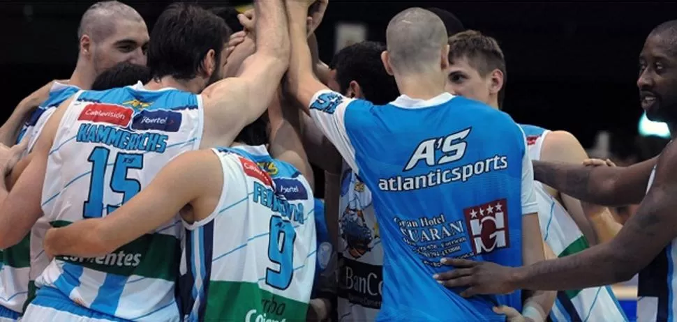 FESTEJO. Los correntinos accedieron a la fase final del campeonato. FOTO TOMADA DE FIBAAMERICAS.COM