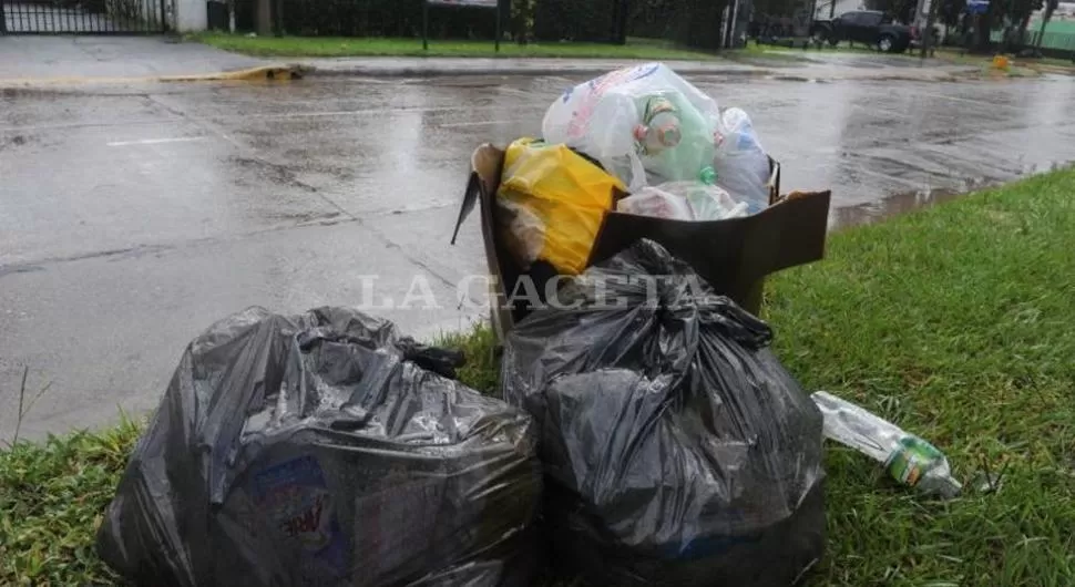EN PROBLEMAS. En el preludio del fin de semana largo no se recoge la basura. ARCHIVO LA GACETA 