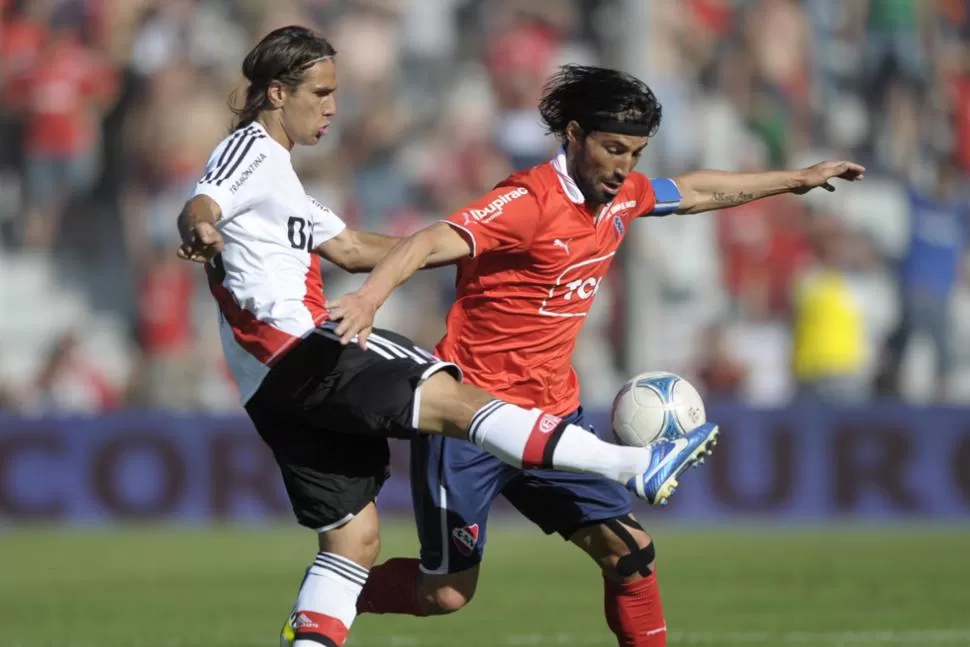 CLASICO DE SABADO. A River e Independiente sólo les sirve ganar. TELAM