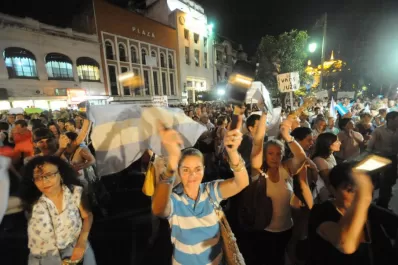 Democracia, política  y cacerolas